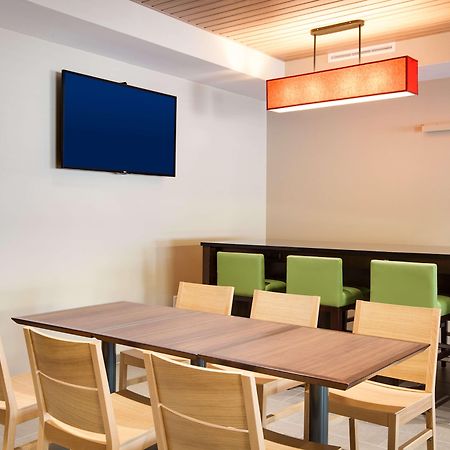 Country Inn & Suites By Radisson, Springfield Southeast Eksteriør billede